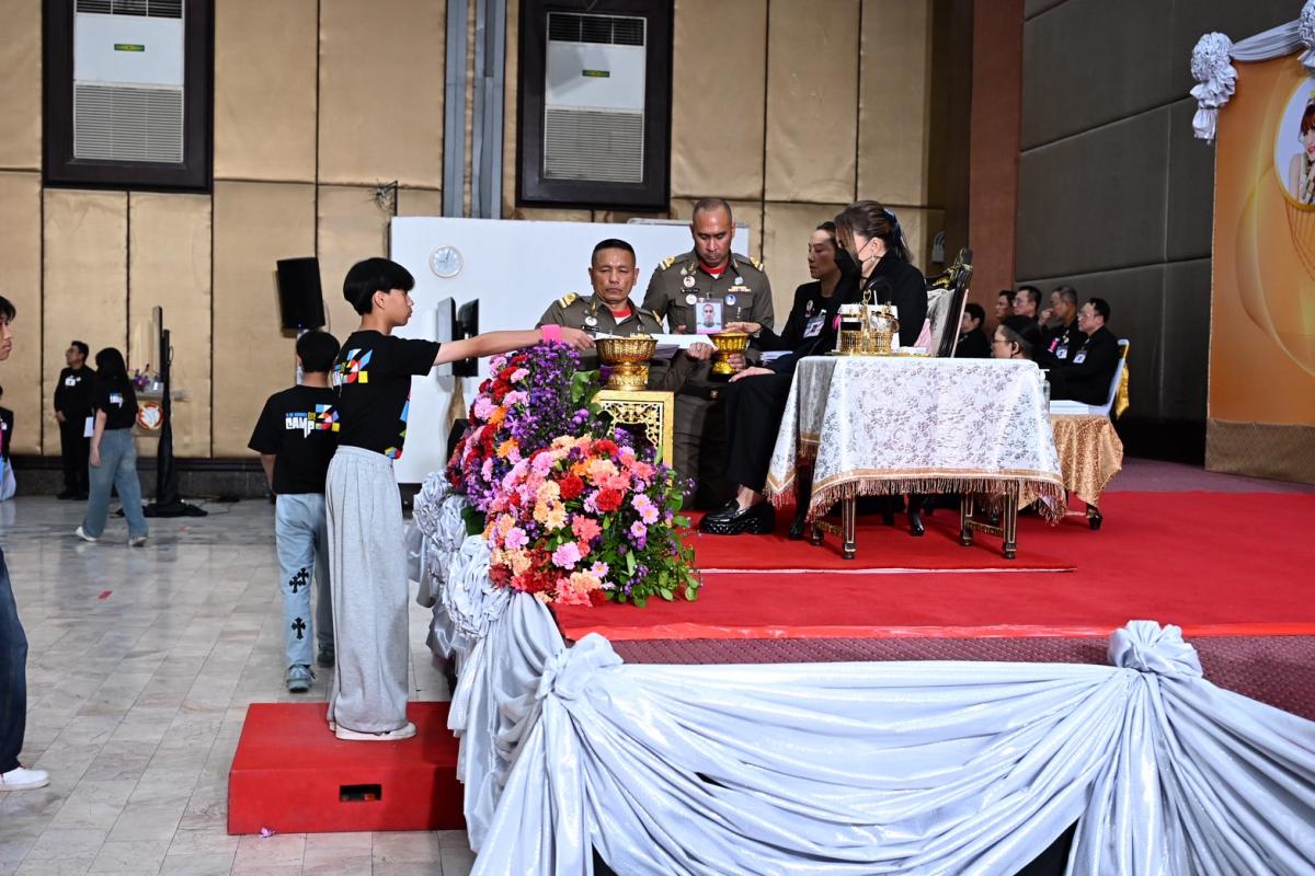 ขอแสดงความยินดี! 2 ตัวแทนเยาวชนเพชรบูรณ์ รร.เพชรพิทยาคม รับพระราชทานเกียรติบัตร ค่าย TO BE NUMBER ONE รุ่นที่ 34