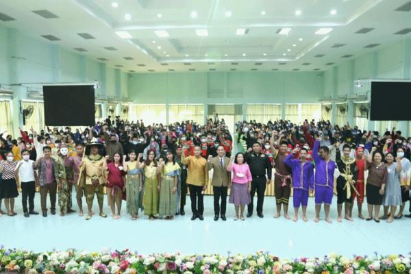 กิจกรรมเสริมสร้างอุดมการณ์ ความรักชาติ รู้รักสามัคคีในสถานศึกษา