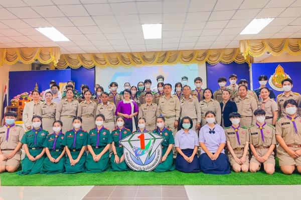 โรงเรียนเพชรพิทยาคม ชนะเลิศการแข่งขันการเขียนเรื่องสั้นภาษาอังกฤษประกอบภาพ (Pictorial Writing) ระดับม.ปลาย งานศิลปหัตถกรรมนักเรียนระดับเขตพื้นที่ฯ (เพิ่มเติม) ได้เป็นตัวแทนไปแข่งระดับชาติ ภาคเหนือ จ.น่าน และระดับม.ต้น ได้รับเหรียญเงิน รองชนะเลิศอันดับ 1