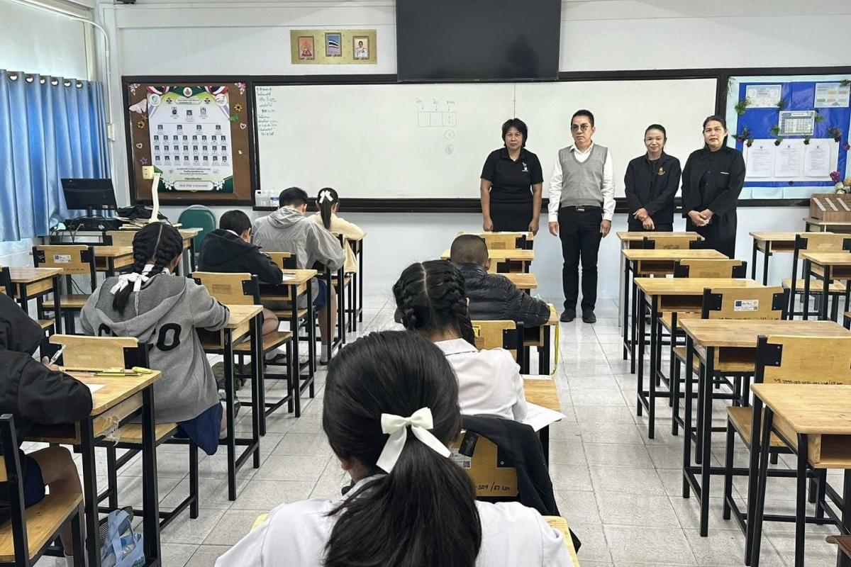 ดร.พีระวัตร จันทกูล ผู้อำนวยการโรงเรียนเพชรพิทยาคม เยี่ยมสนามสอบวัดทักษะวิชาการระดับชาติ (สวช.) ประจำปี 2568