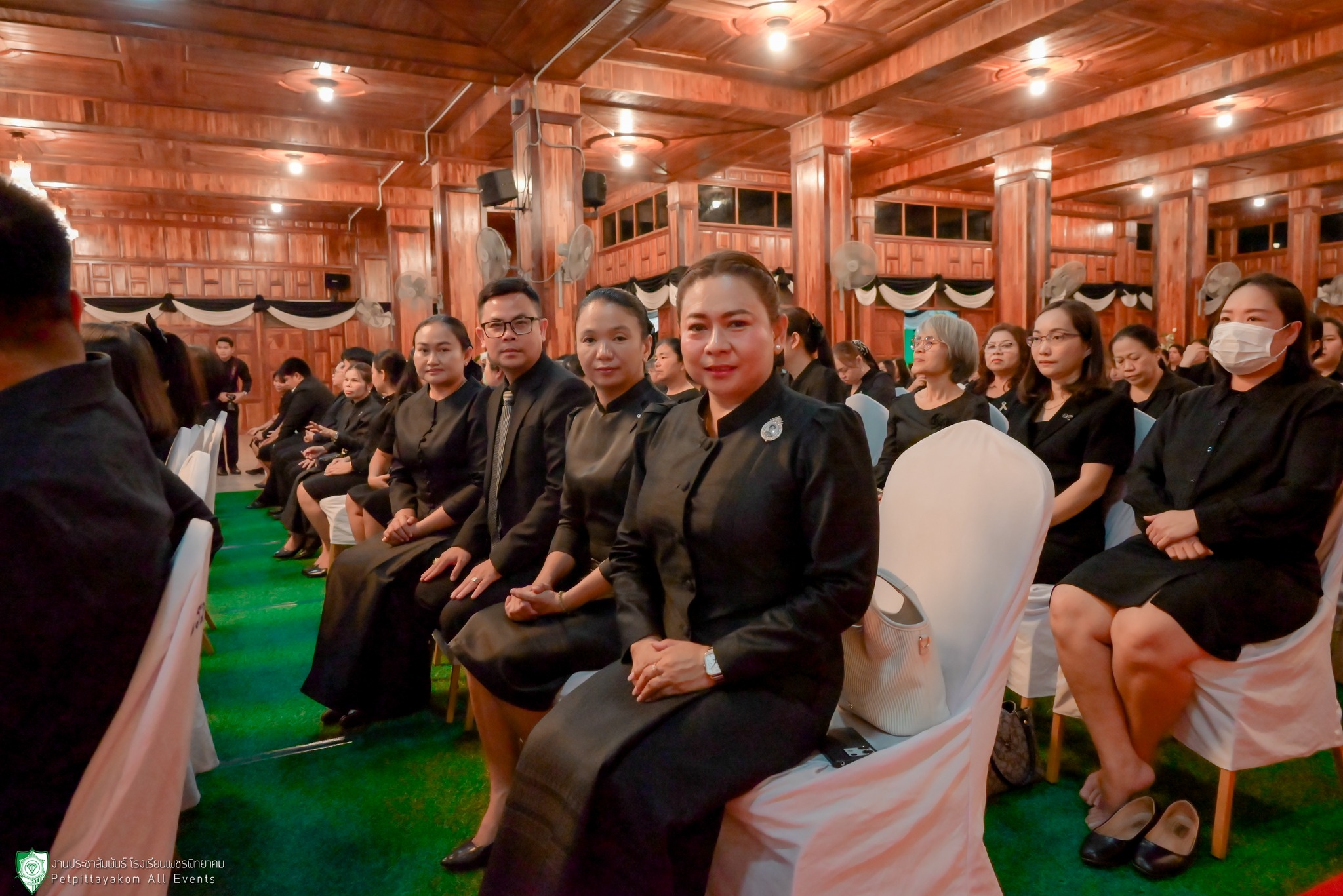 ผู้บริหารโรงเรียนเพชรพิทยาคมร่วมพิธี 1