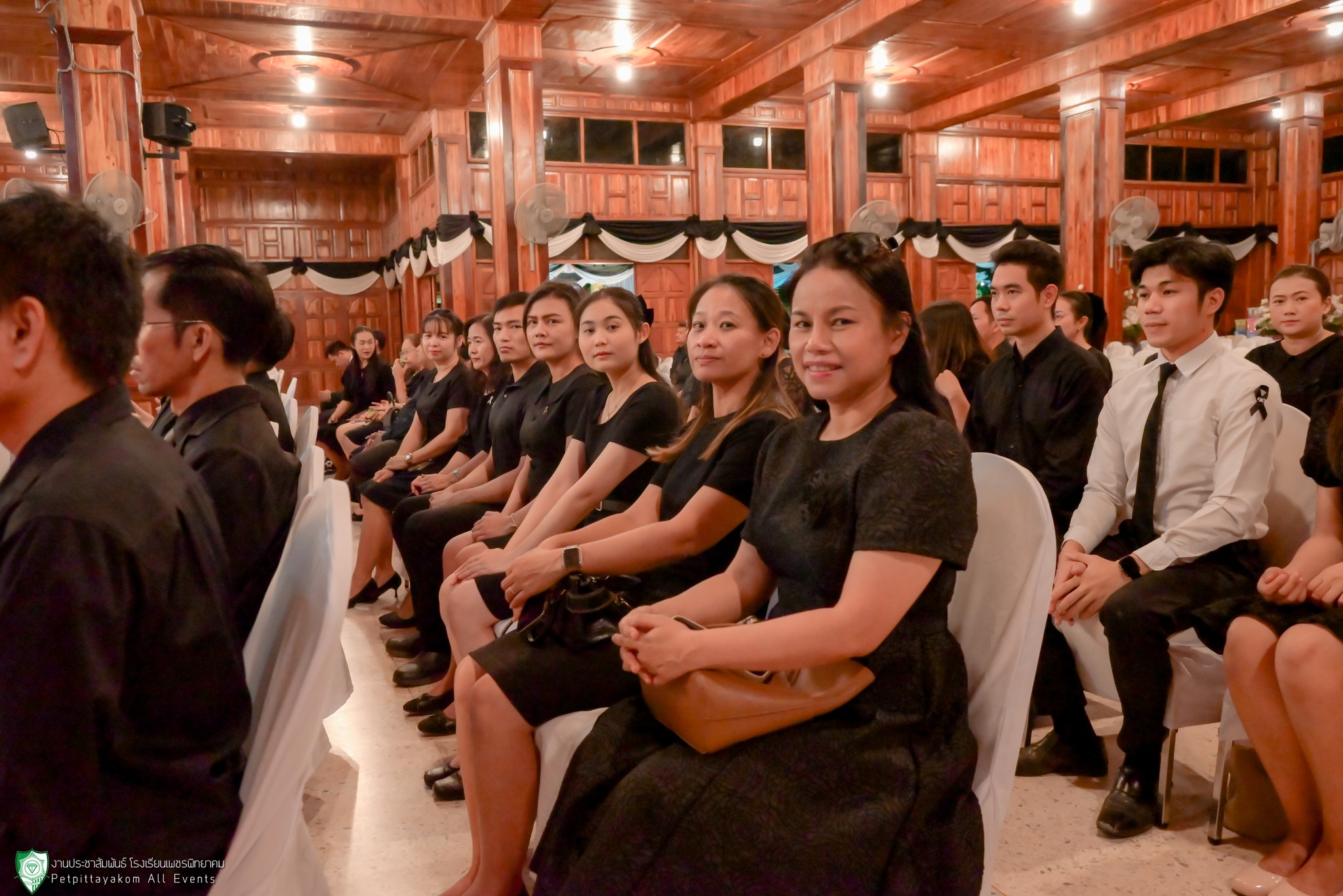 ดร.พีระวัตร จันทกูล ผู้อำนวยการโรงเรียนเพชรพิทยาคมร่วมพิธี