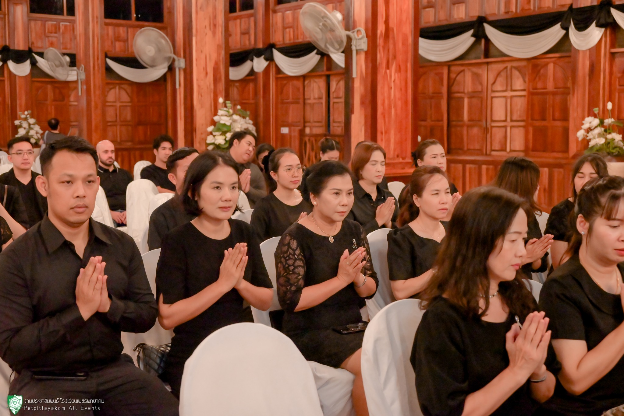 บรรยากาศภายในศาลาเจ้าฟ้า วัดเพชรวราราม