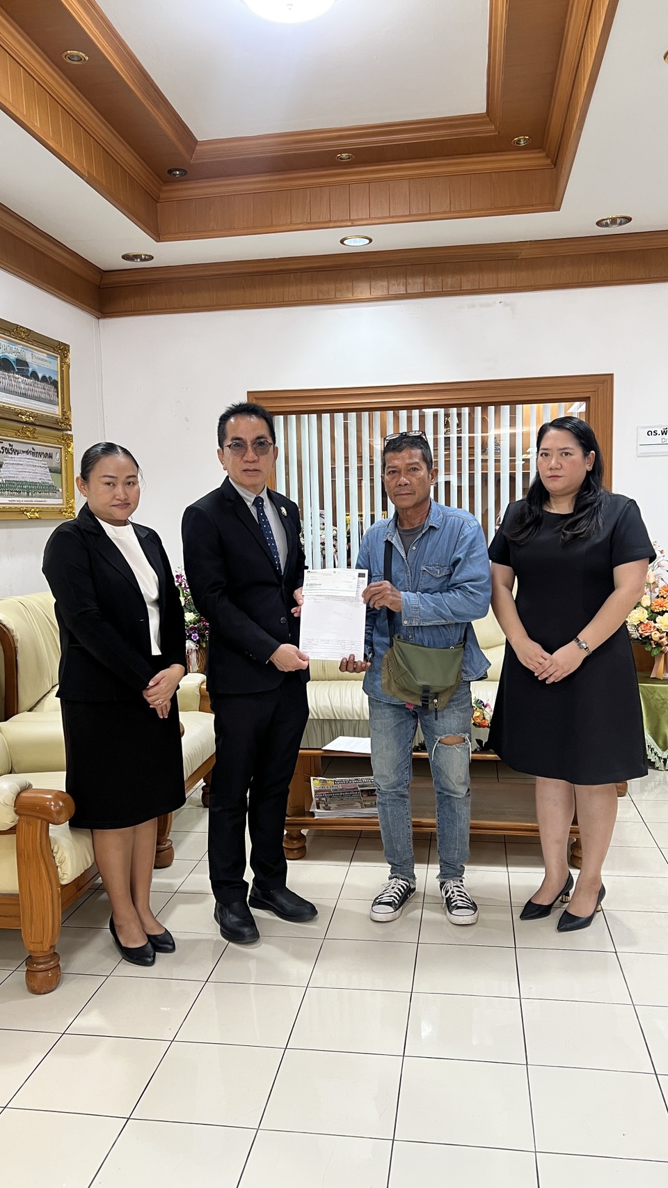 บรรยากาศการมอบค่าสินไหมทดแทน