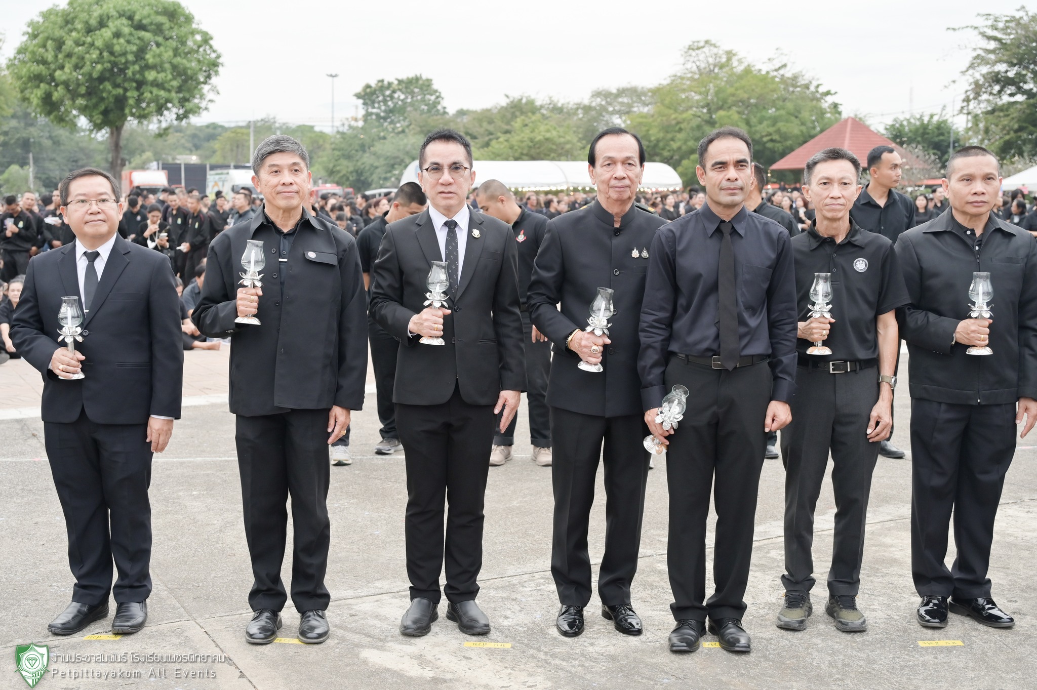 บรรยากาศผู้เข้าร่วมงานหน้าศาลากลางจังหวัด