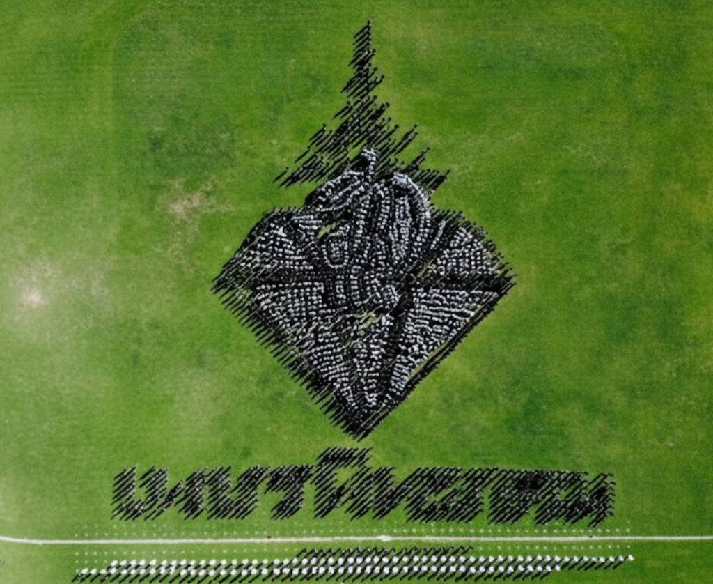 ภาพมุมสูงการแปรอักษรพระนามาภิไธย ส.ก.