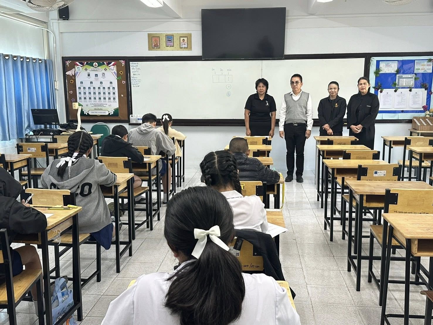 ผอ.เยี่ยมสนามสอบ