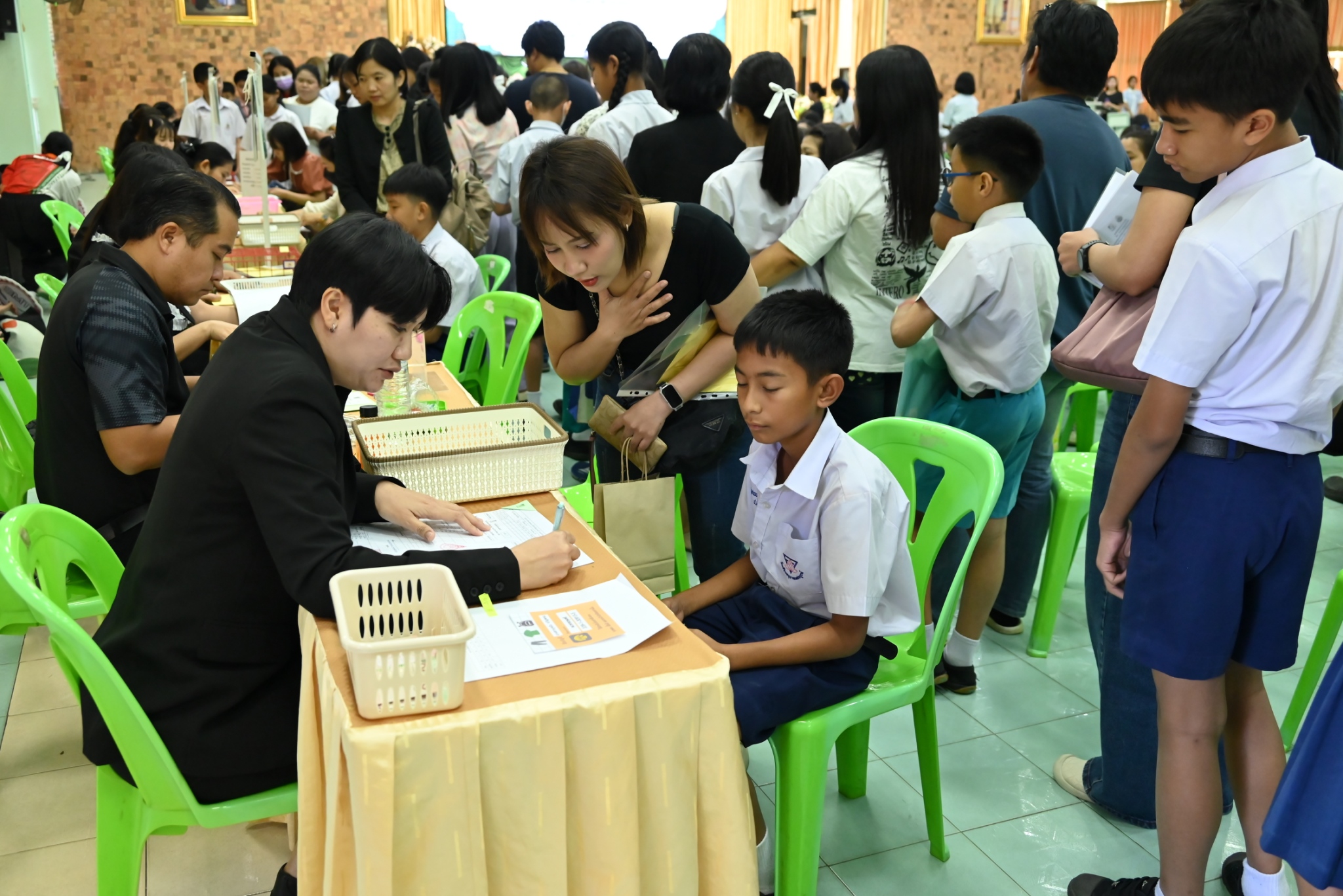 บรรยากาศมอบตัวนักเรียน ม.1 ภาพที่ 6